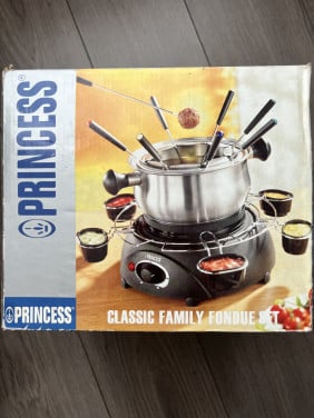 Princess classic family fondue set