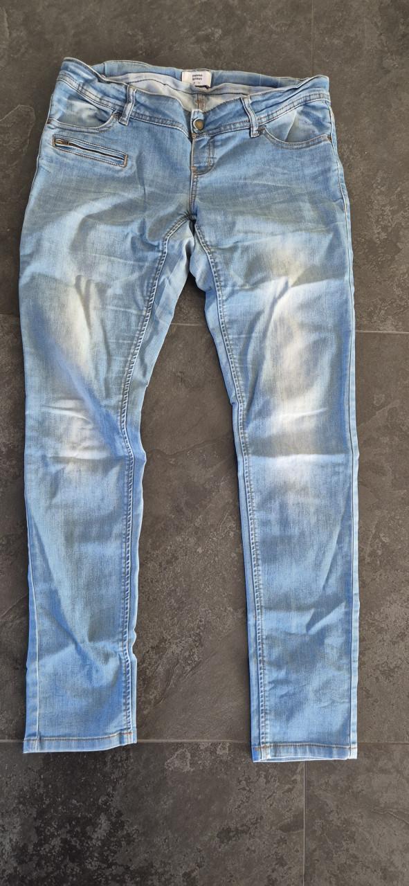 Meerdere zwangerschapsbroeken en rokken maat M