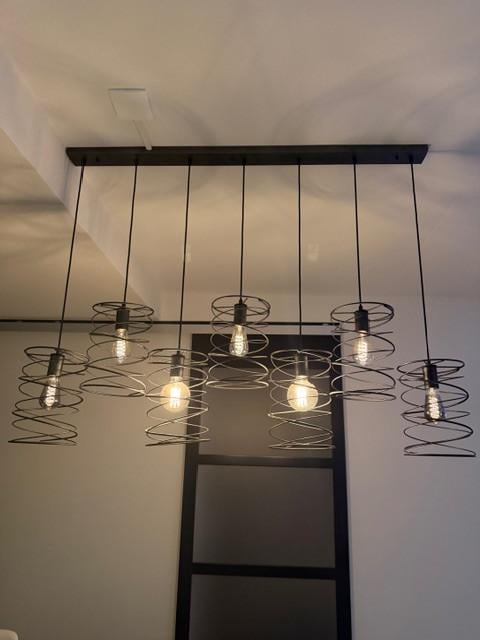 Te koop in zeer goede staat een metalen hanglamp