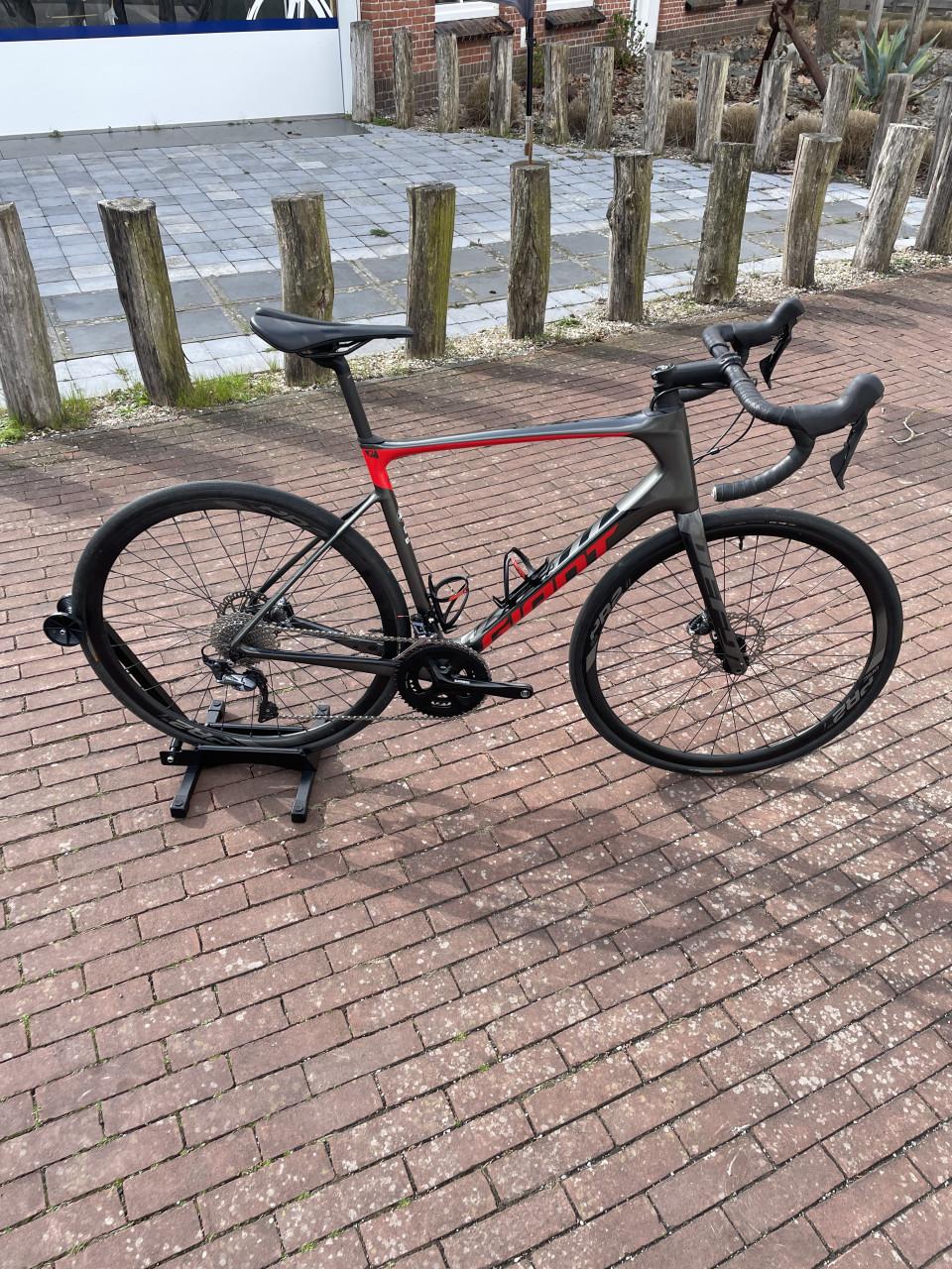 Giant Advance Carbon Racefiets zo goed als nieuw !!!
