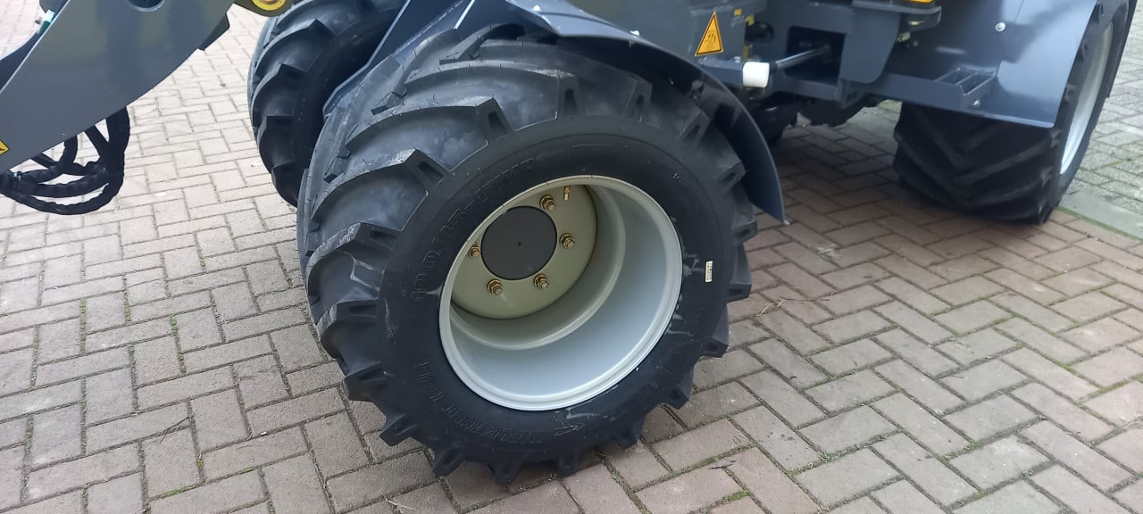 Eurotrac W12 CF