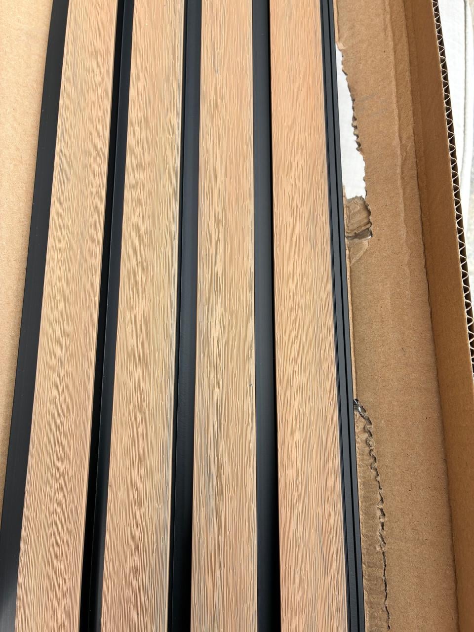 Akudeco® Composiet buiten wandpanelen – Klassiek eiken / zwart – 290 x 20cm
