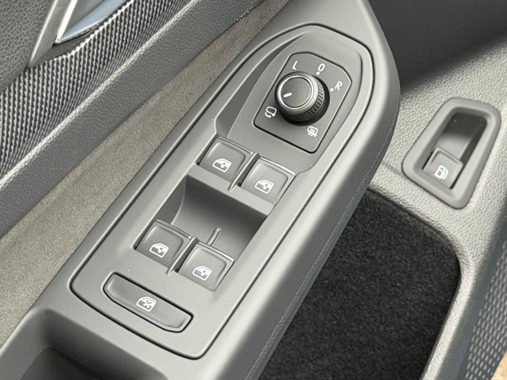 Volkswagen Golf 1.5 ehybrid gte 272pk | black style | iq light | camera | h