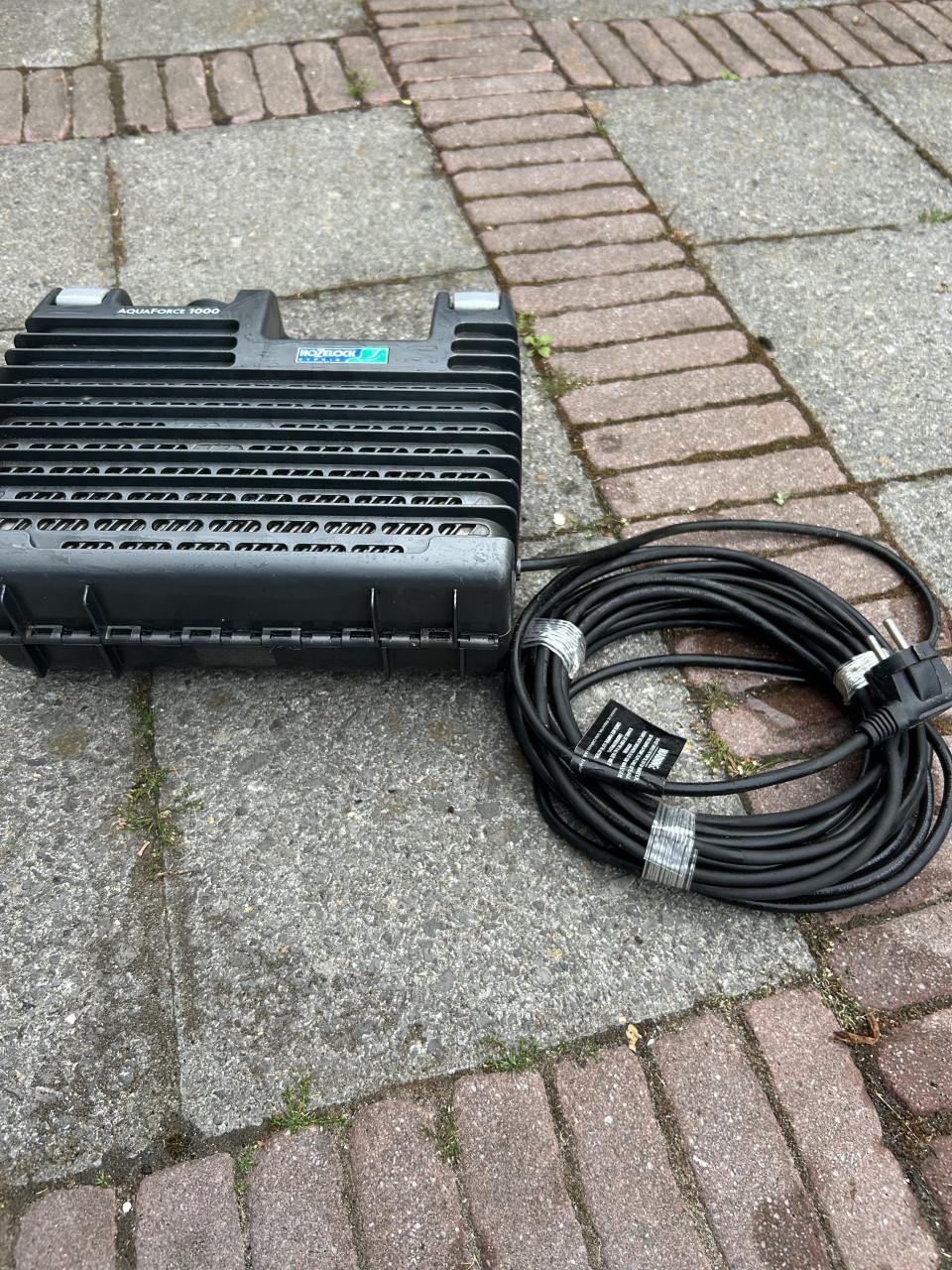 Te koop hozelock aquaforce 1000 sterke en zuinige Vijverpomp en 1000 lpu