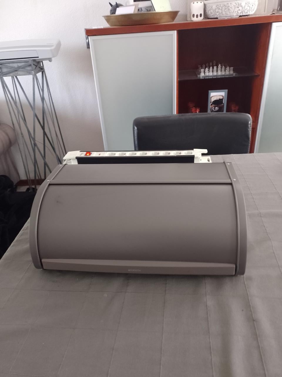 Brabantia broodtrommel-taupe kleurig