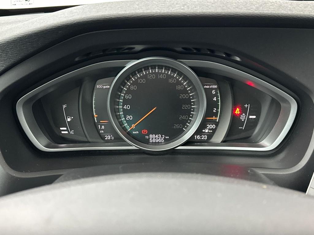 Volvo V40 2.0 t3 nordic+ | standkachel | stoelverwarming | cruise control |