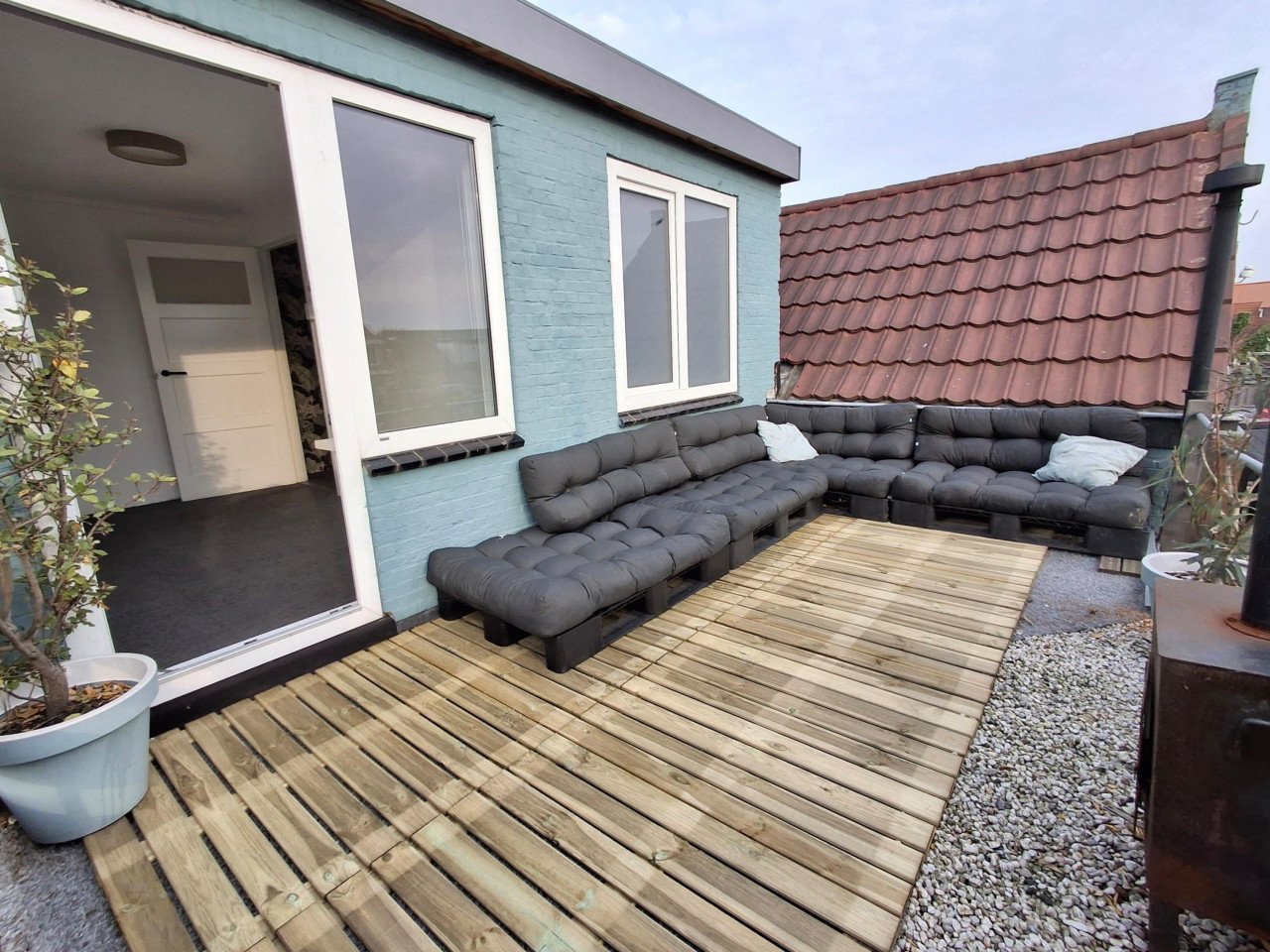 Grote woning te koop vlakbij haven en strand!