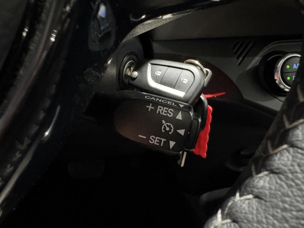 Toyota Yaris 1.5 hybrid active | lage km-stand |