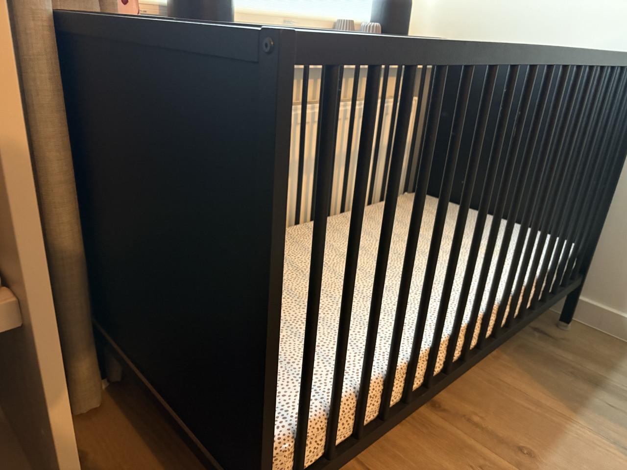 Ledikant 120x60 cm zwart in hoogte verstelbaarder