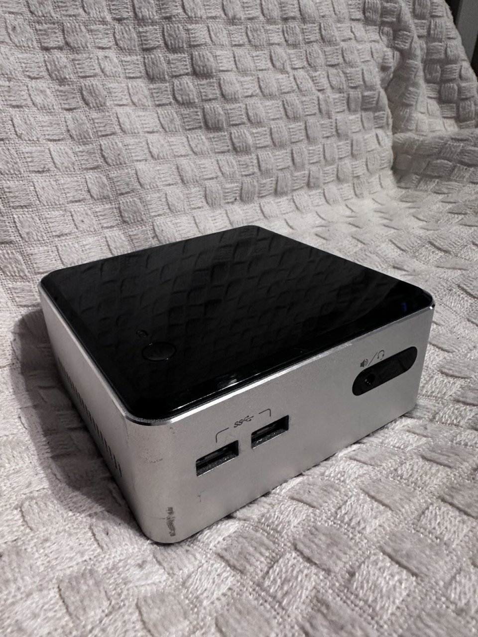 Intel NUC I5 mini pc, 226gb + 240gb, 16gb