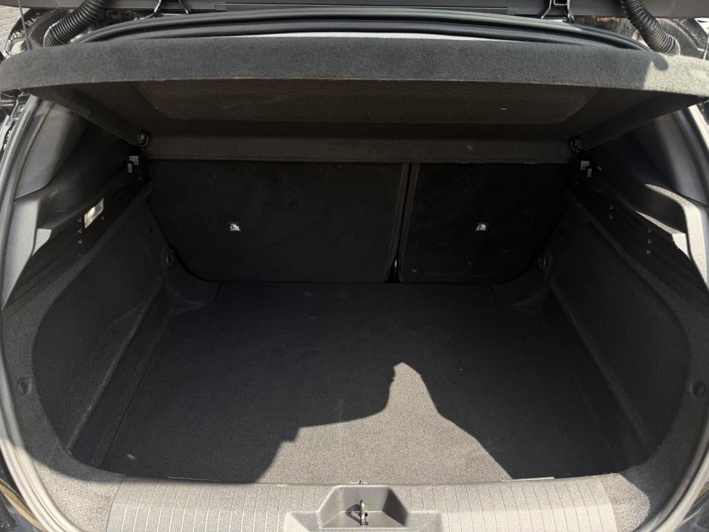 Opel Astra 1.2 turbo black pakket