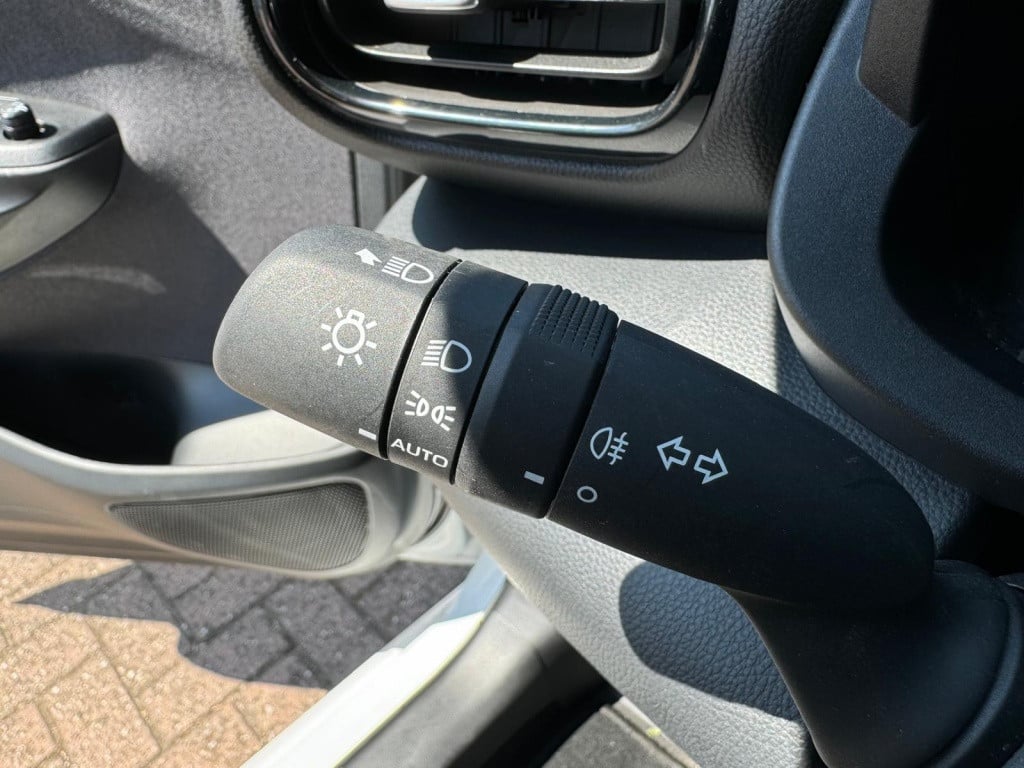 Toyota Yaris 1.5 hyb. active