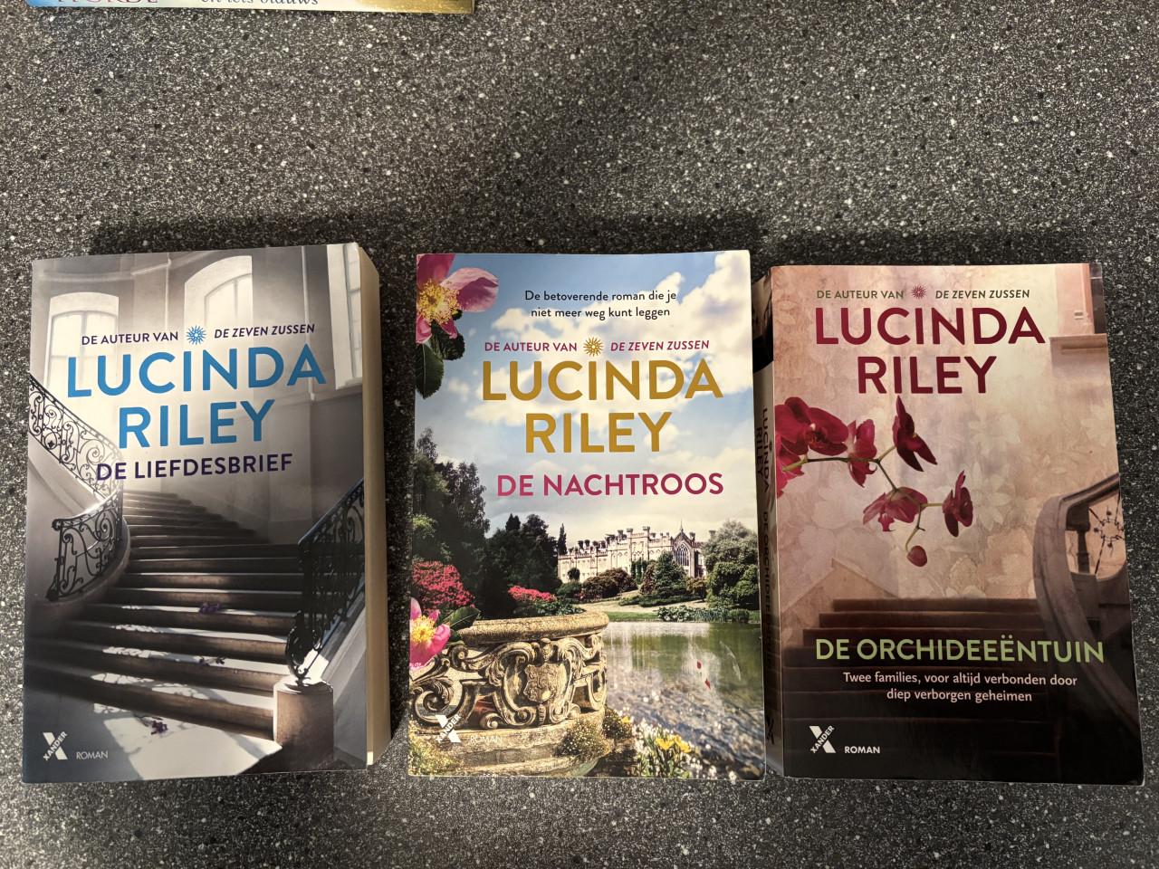 10 ROMANS VAN O.A. LUCINDA RILEY, KATIE FFORDE ENZ