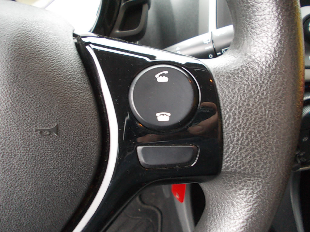 Peugeot 108 1.0 vti 5-deurs airco bleutooth (btw verr.b.)