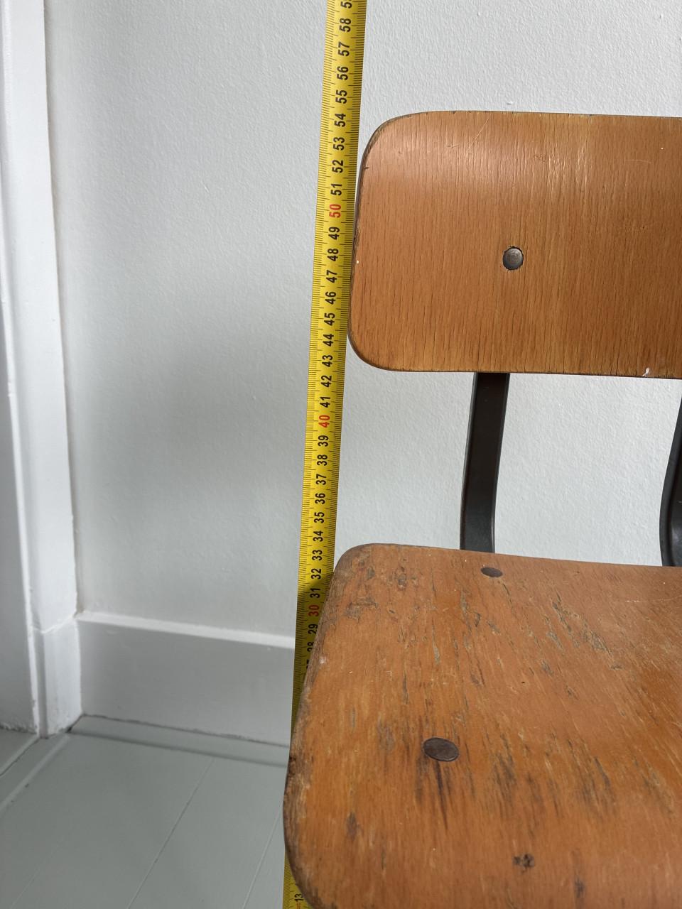 Origineel retro schoolstoeltje