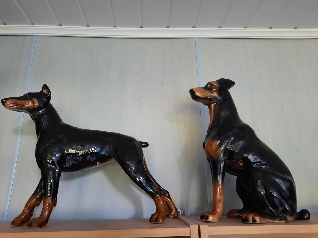 ZWARTE DOBERMANN BEELDEN