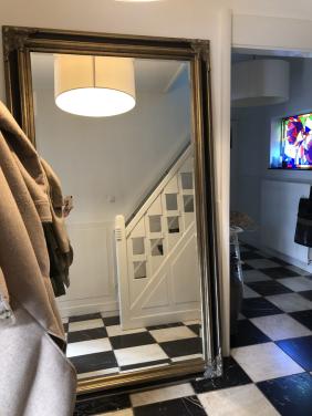 Antieke grote spiegel