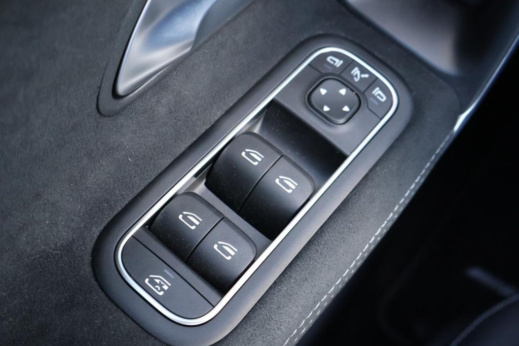 Mercedes-Benz A-Klasse 250 e amg line i panoramadak i camera i distronic i 