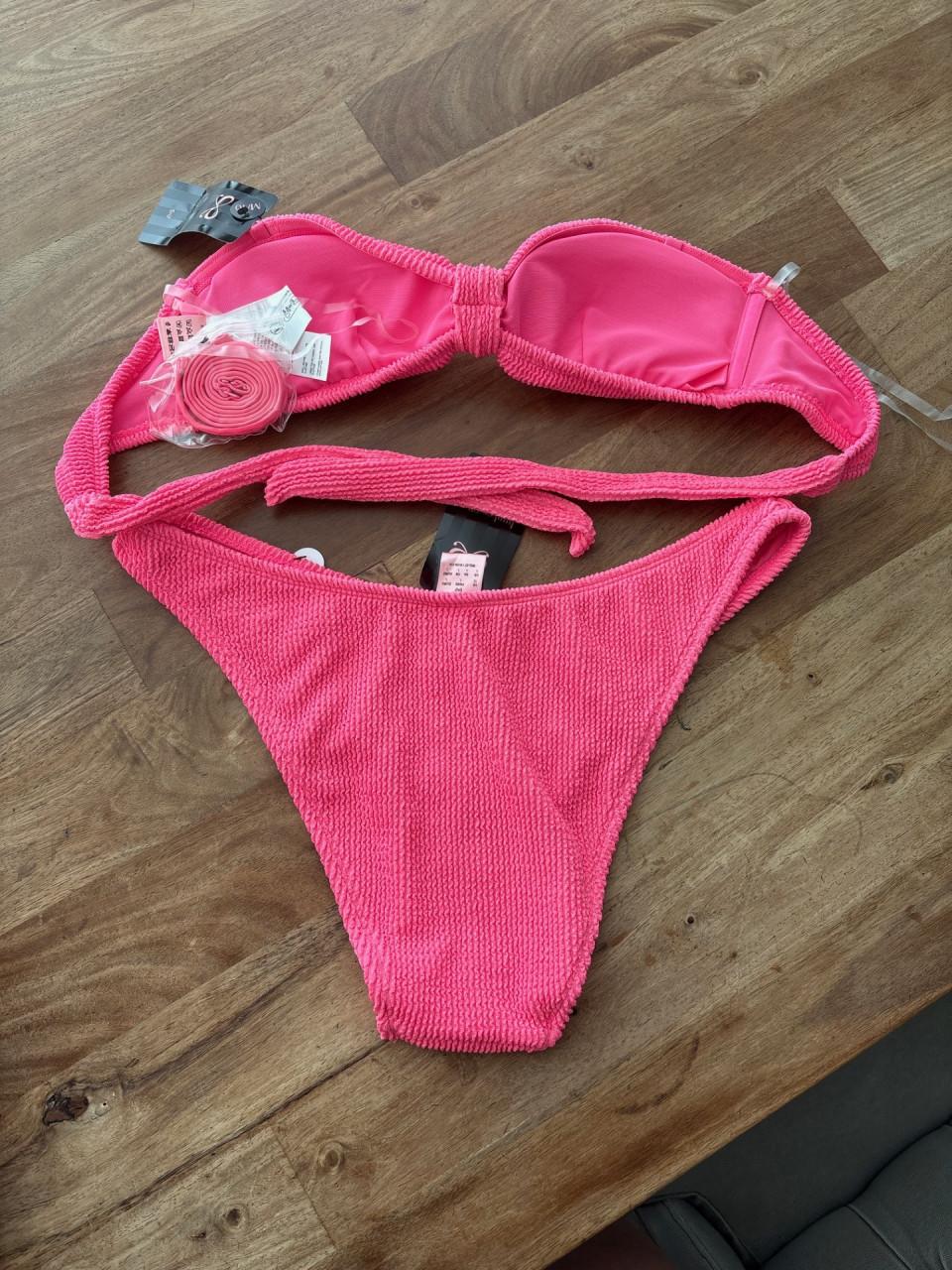 Bikini van Hunkemöller maat M-L.