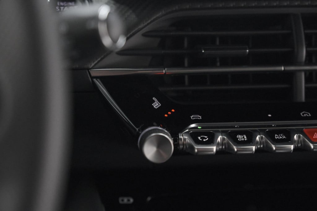 Peugeot 2008 puretech 130 eat8 gt | 360 camera | stoelmassage | adaptieve c
