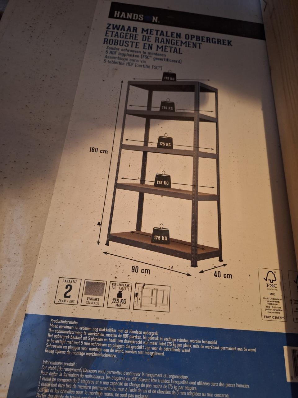 Metalen opbergrek