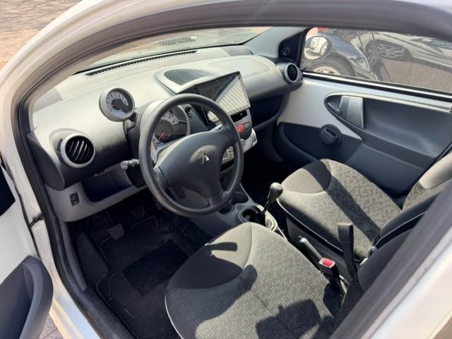 Peugeot 107 1.0-12v millesim 200
