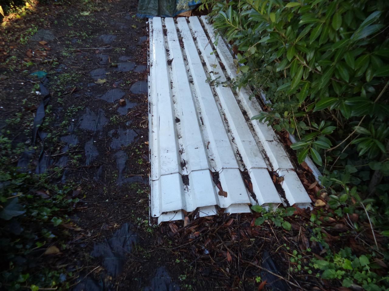 Te koop metalen dakplaten