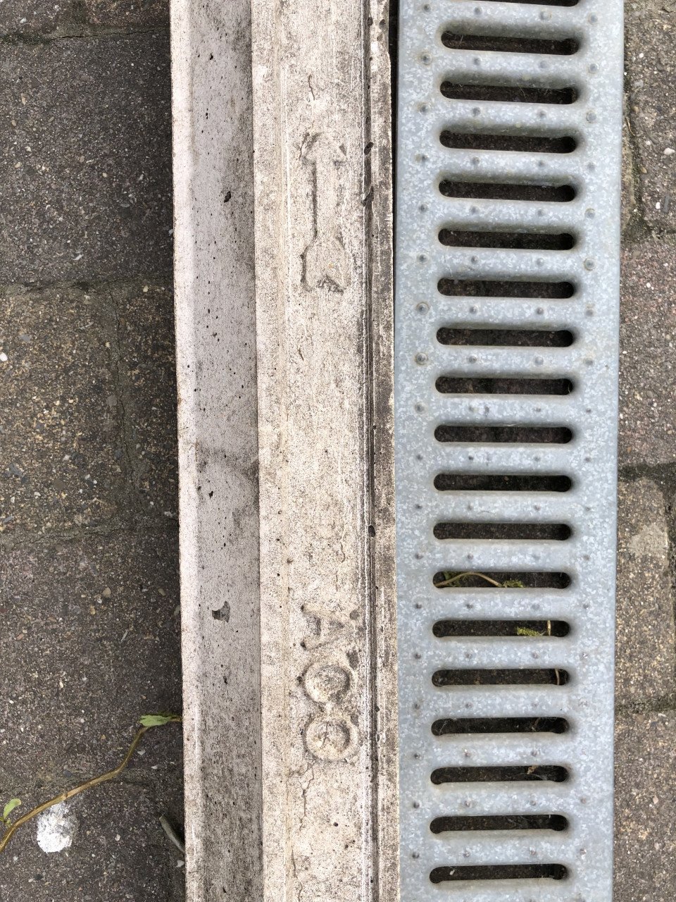 Te koop straat-terras drain ( lijngoot) merk ACO