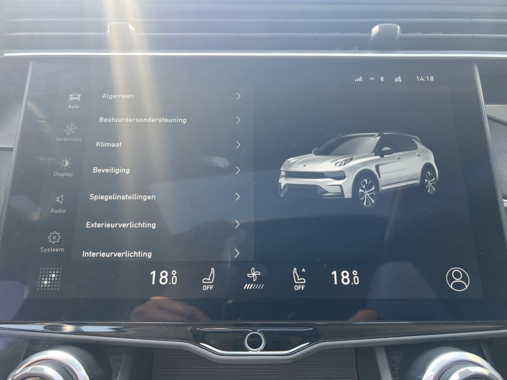 Lynk & Co 01 1.5 261pk phev plug in hybrid , 360gr camera , zwart gewrapt ,