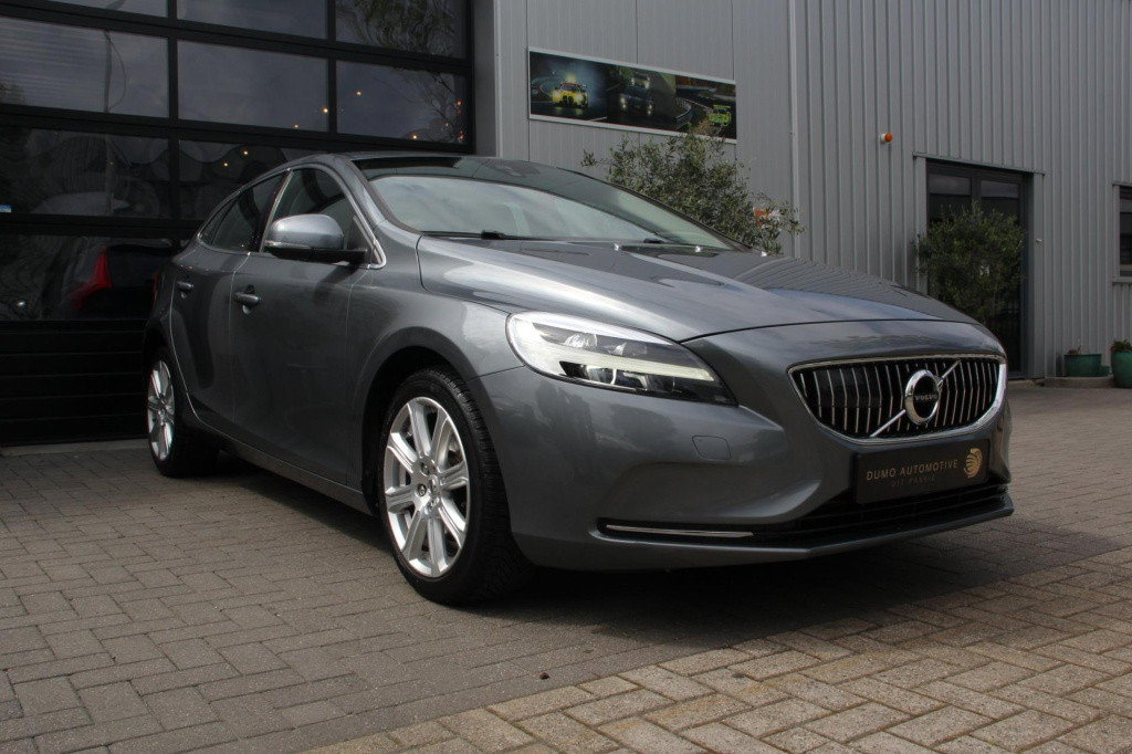 Volvo V40 2.0 t2 inscription - 122pk - leder - 17inch - navi - full led - c