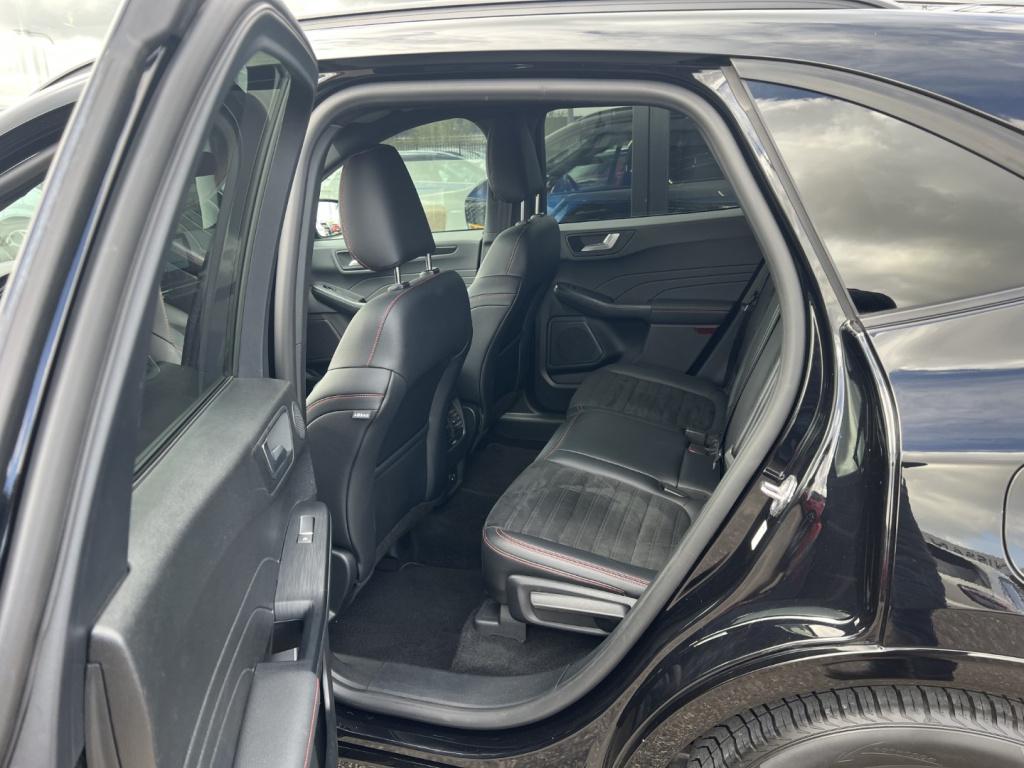 Ford Kuga 1.5 ecoboost 150pk 2wd st-line x voorruitverwarming , stoel en st