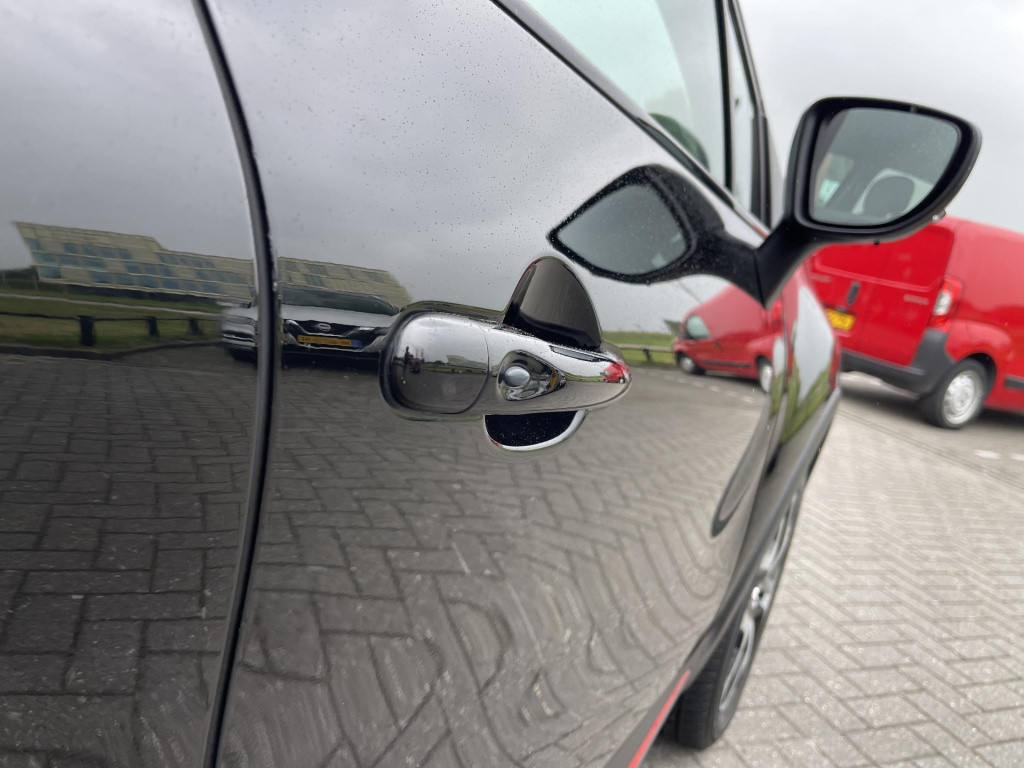 Renault Captur 0.9 tce bose | navigatie | camera | achterbank verstelbaar |
