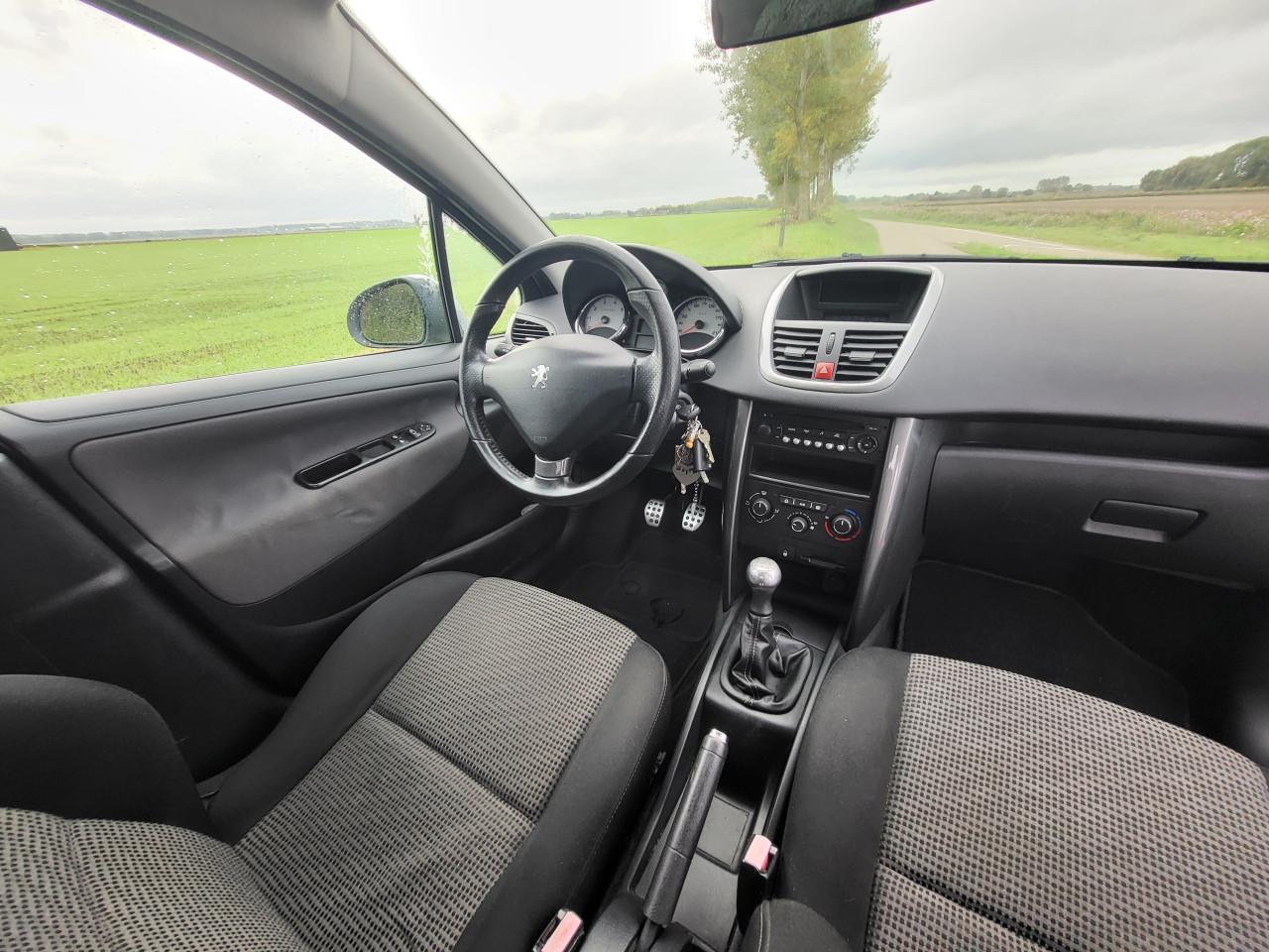 Peugeot 207 1.6 VTi Sportium Uitvoering
