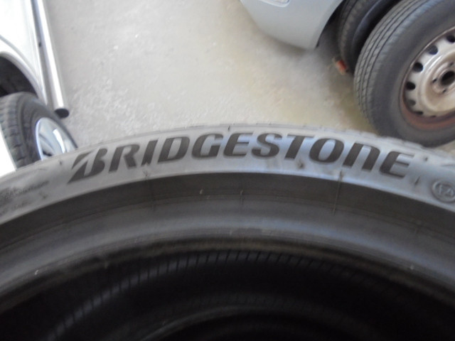 Set Bridgestone banden 245 / 40 R19 voor € 220