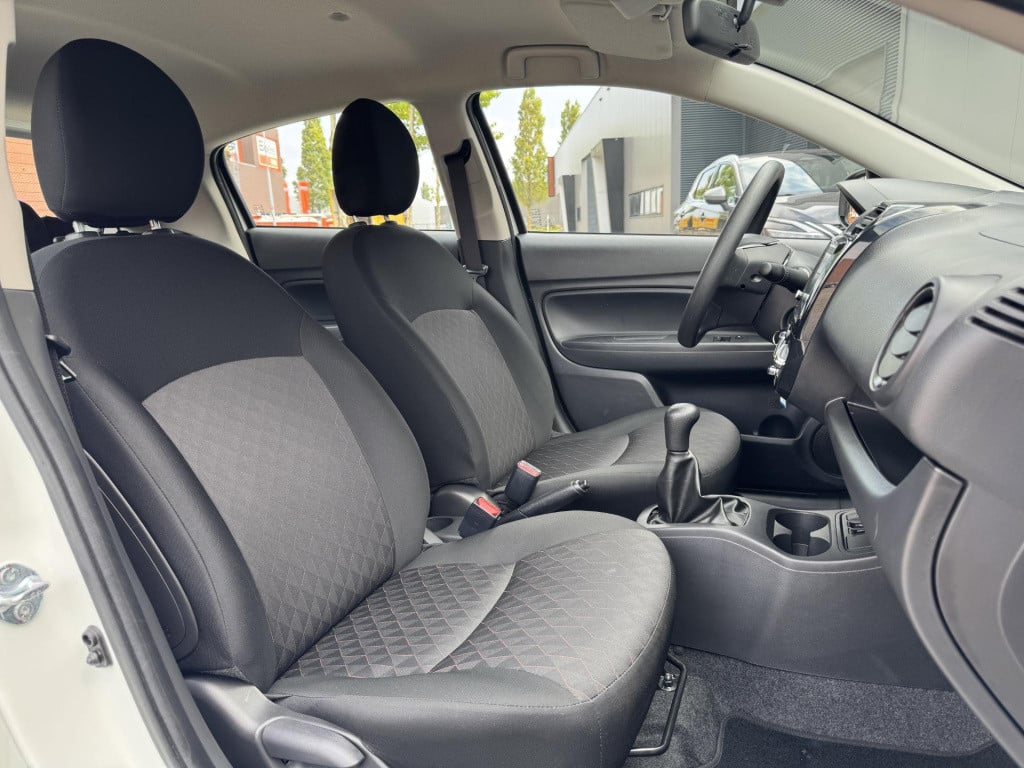 Mitsubishi Space Star 1.2 connect+
