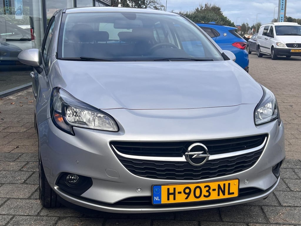 Opel Corsa 1.4 120 jaar edition, carplay, trekhaak enz. enz...