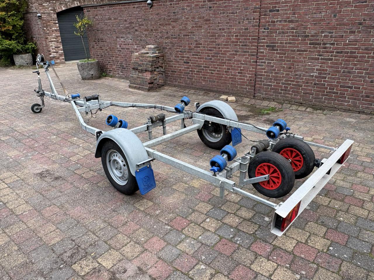Kanteltrailer TTH 750 EASYROLLER COC met gratis Wayfarer zeilboot