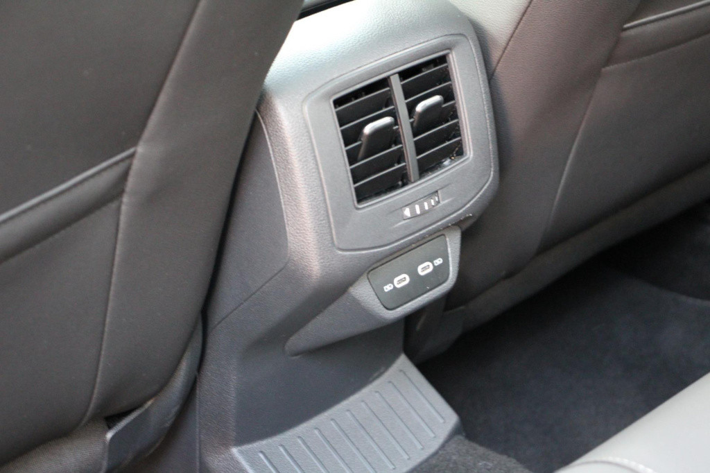 Volkswagen T-roc 2.0 tsi r 4motion - akrapovic - virtual - pano - leder - a