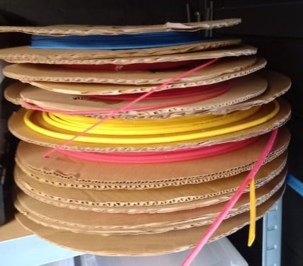 Heb nog wat krimpkous in verschillende maten en kleuren.