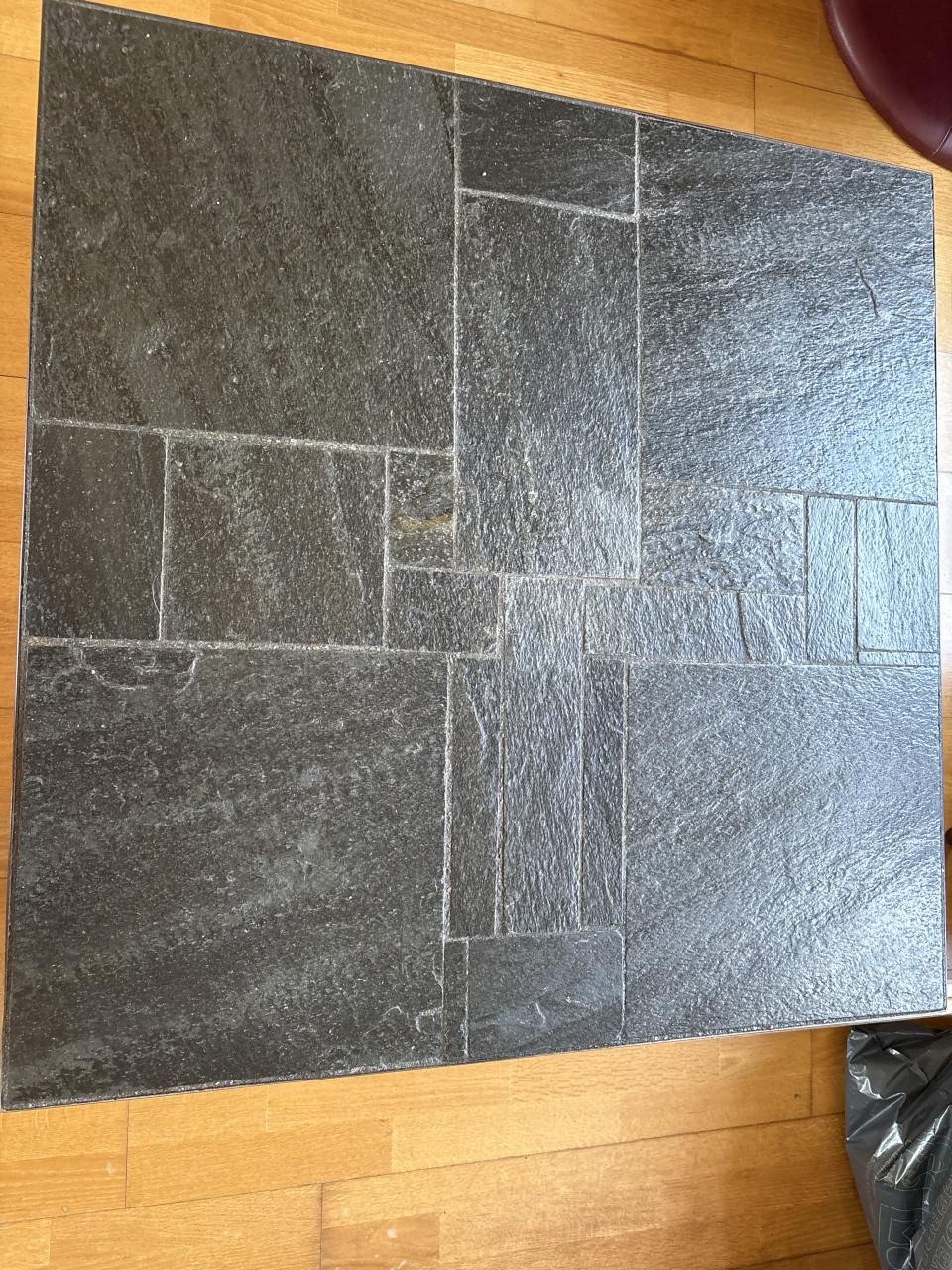 Salon tafel steen