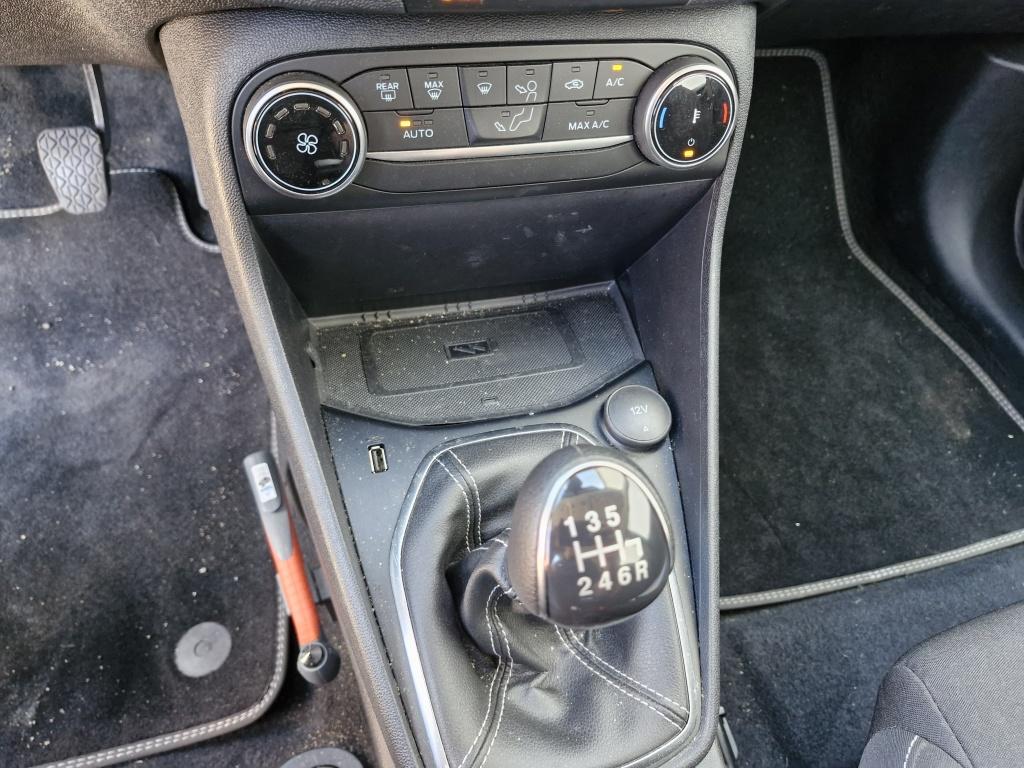 Ford Fiesta 100 pk titanium | navigatie | keyless | draadloze telefoonlader