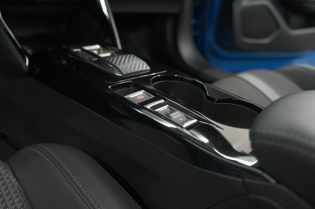 Peugeot E-2008 ev gt 50 kwh | 3 fase | trekhaak | panoramadak | adaptieve c