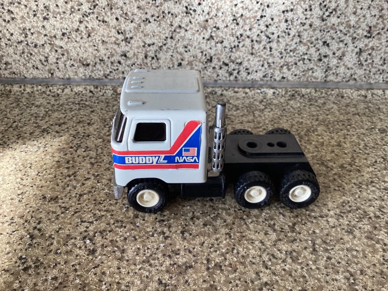 Verschillende voertuigen van het merk: Buddy L.