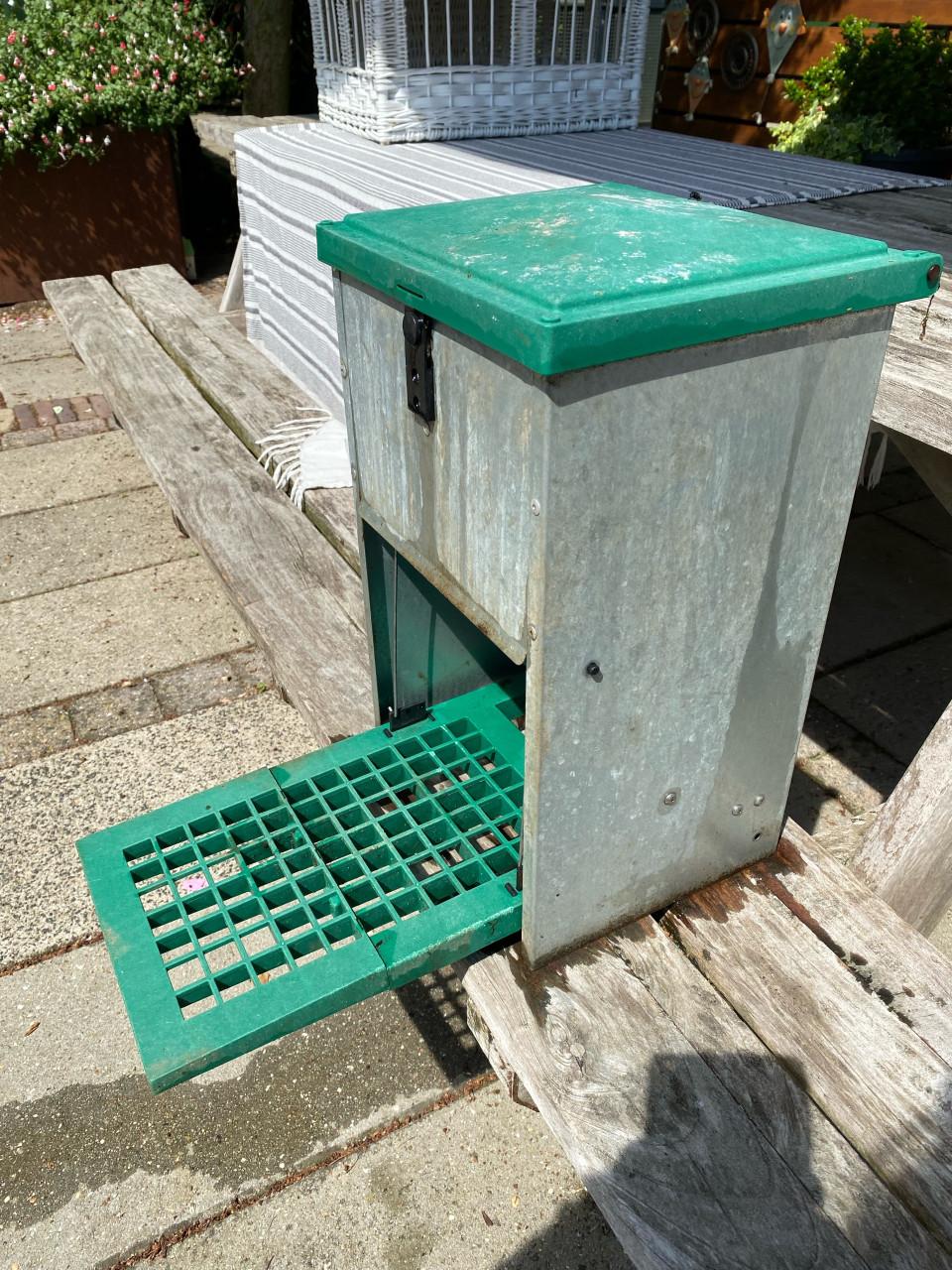 Voedersilo kippen / trapbak