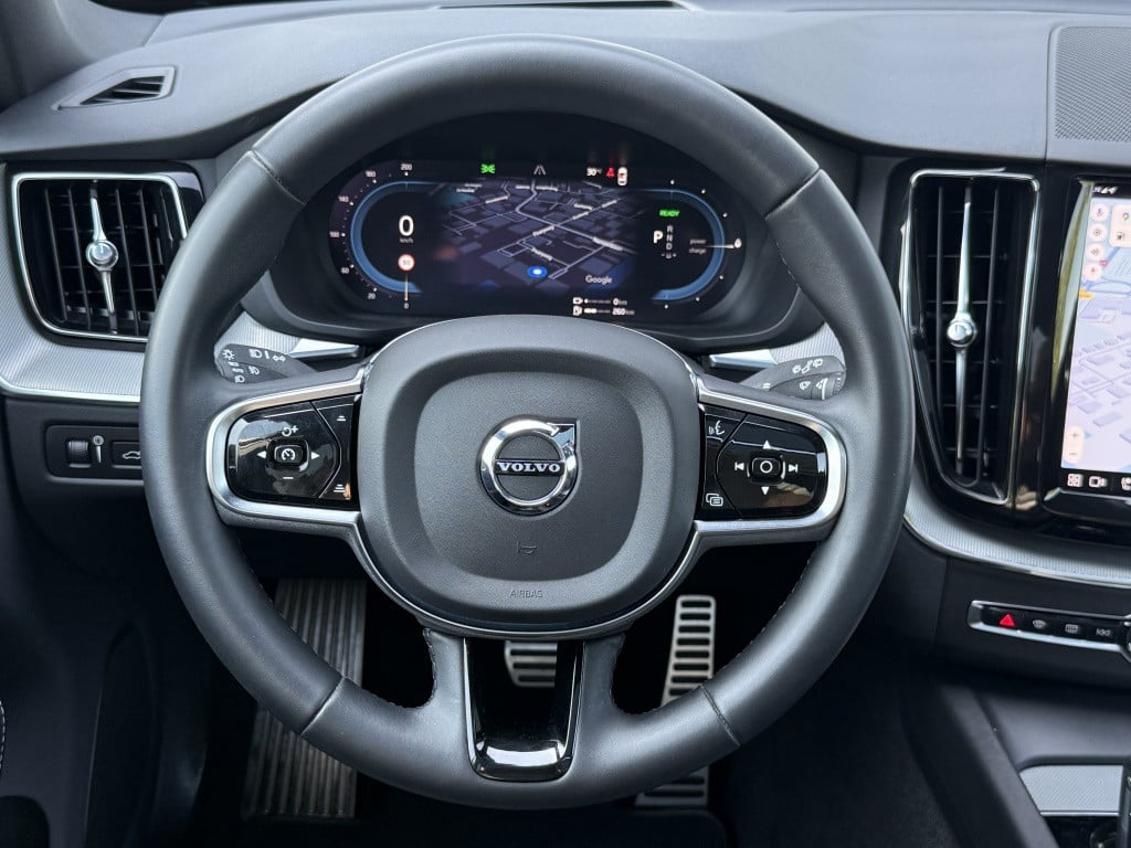 Volvo XC60 t6 340pk recharge r-design| adap.cruise| panodak| 360camera