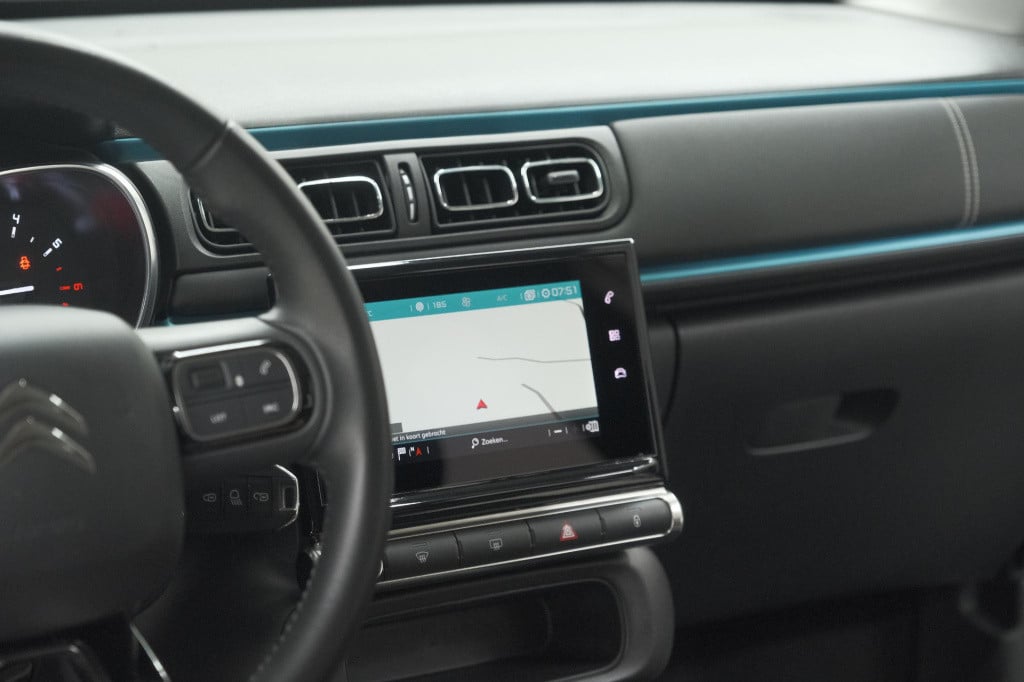 Citroen C3 puretech 110 eat6 shine | camera | navigatie | parkeersensoren |