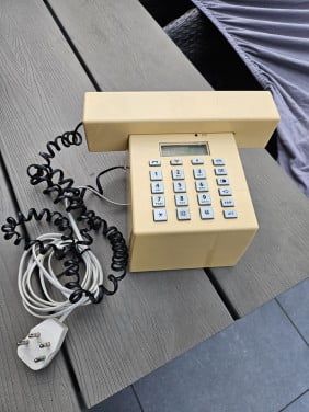 Vintage primafoon Jan des Bouvrie Kubus telefoon model 4642...