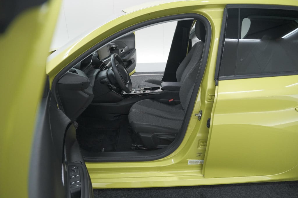 Peugeot 208 ev allure 50 kwh | stoelverwarming | apple carplay | parkeersen