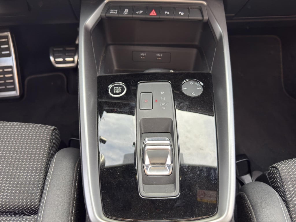 Audi A3 sportback 45 tfsi e s-line pano b&o matrix carplay
