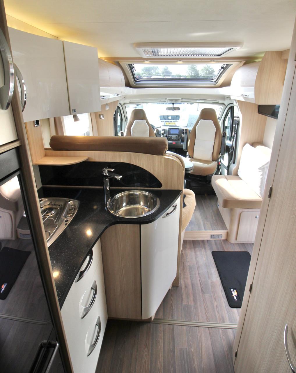 Bürstner Nexxo T690   (Lengtebedden,Veel Opties, Als nieuw!!!)